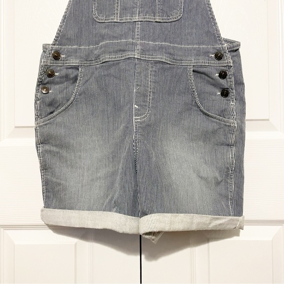 Stylish Women's Blue And White Stripe Denim Overalls - Picture 3 of 10